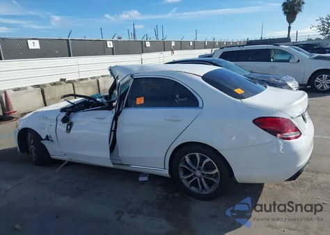 2017 Mercedes-Benz C 300 из США, поврежденный, VIN 55SWF4JB9HU206204